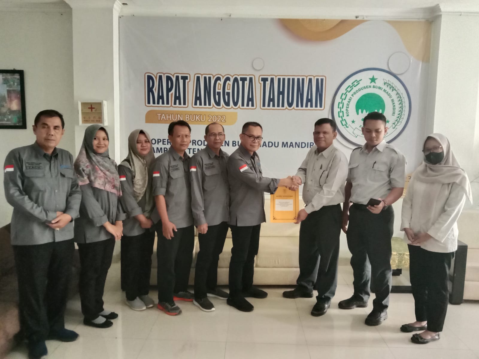 RAPAT KUD GUNUNG SUGIH